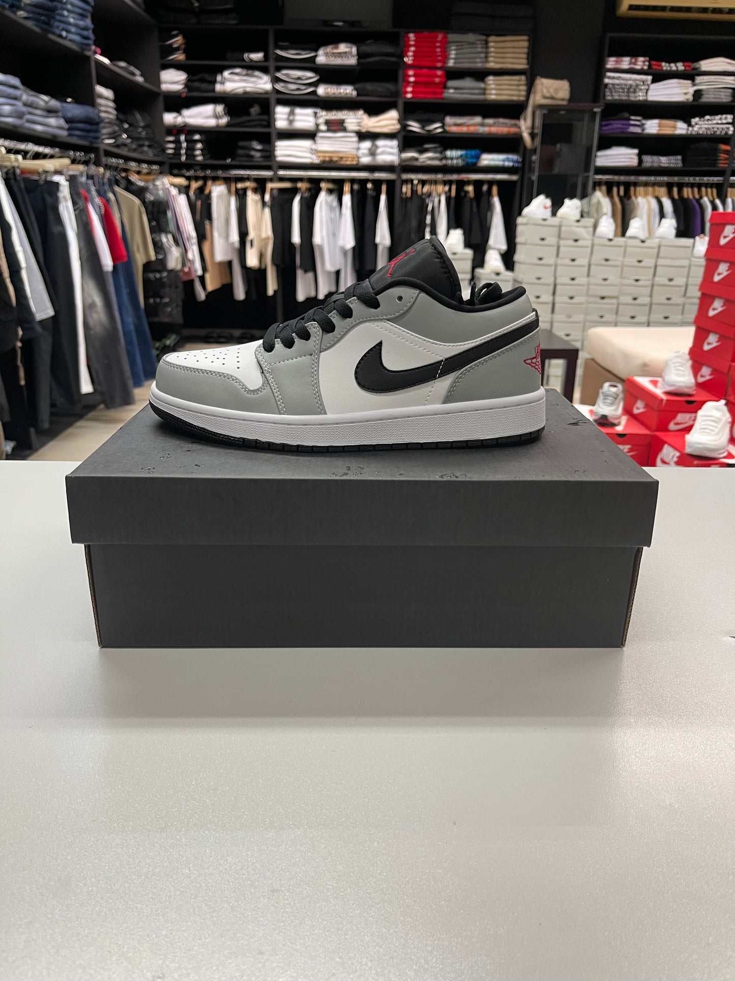 Air Jordan 1 Low Light Smoke Grey